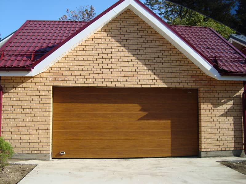 Секционные ворота DoorHan в Симферополе с установкой