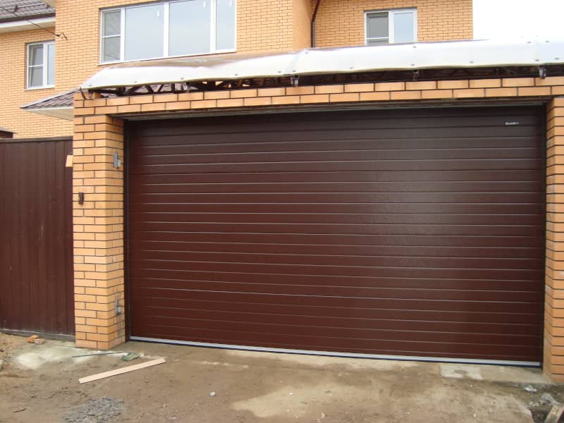 Секционные ворота DoorHan в Симферополе с установкой