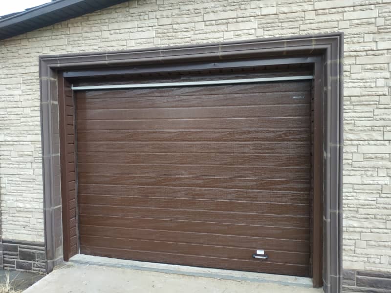 Секционные ворота DoorHan в Симферополе с установкой