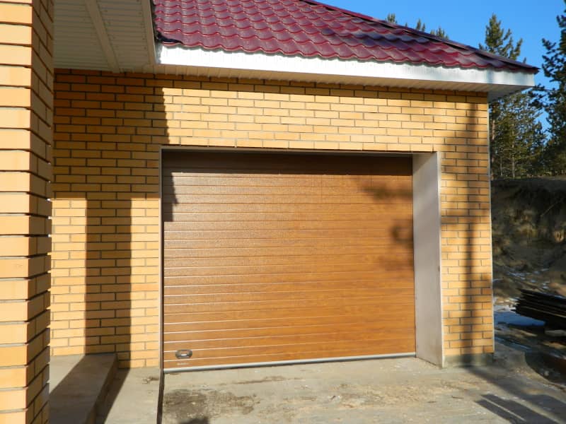 Секционные ворота DoorHan в Симферополе с установкой