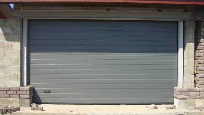 Секционные ворота DoorHan в Симферополе с установкой