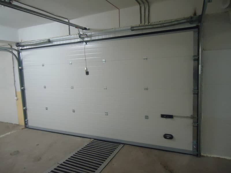 Секционные ворота DoorHan в Симферополе с установкой