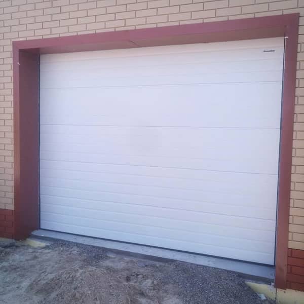 Секционные ворота DoorHan в Симферополе с установкой