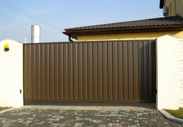 Уличные ворота DoorHan в Симферополе с установкой