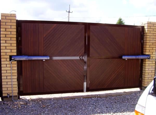 Уличные ворота DoorHan в Симферополе с установкой