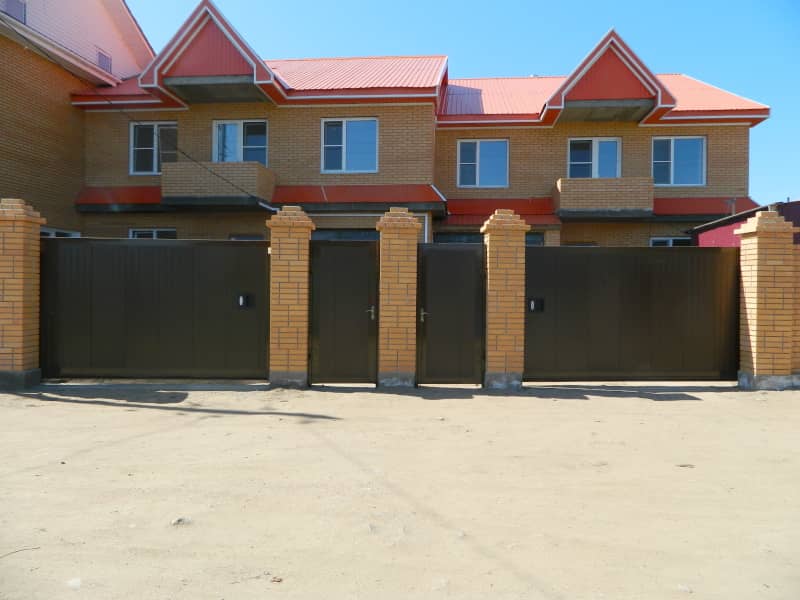 Уличные ворота DoorHan в Симферополе с установкой