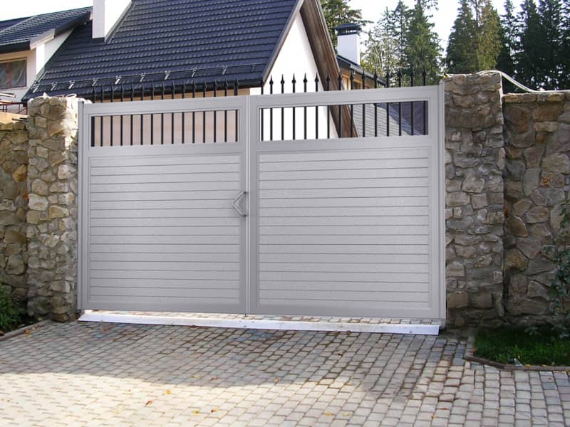 Уличные ворота DoorHan в Симферополе с установкой