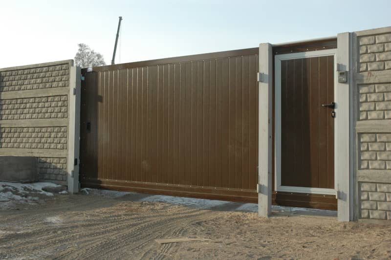 Уличные ворота DoorHan в Симферополе с установкой